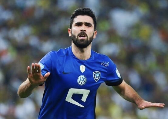 خربين يواجه خطر الإبعاد من الهلال .. رغم قيده في العربية