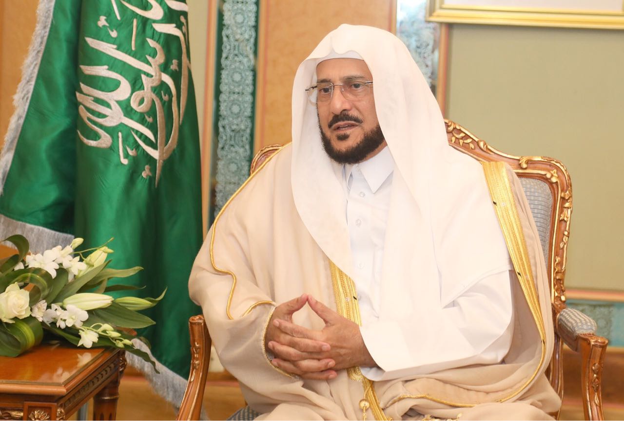 إنفاذًا لتوجيه الملك.. وزير الشؤون الإسلامية يتفقد فروع الوزارة بالمملكة - المواطن