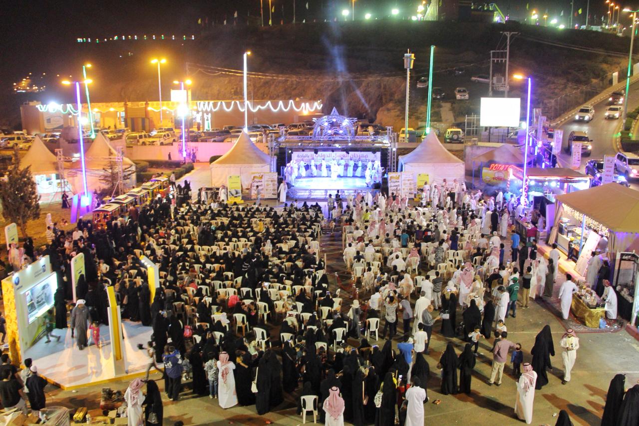 زوار مهرجان عسل الباحة: نموذج متميز للسياحة التاريخية والتسويقية