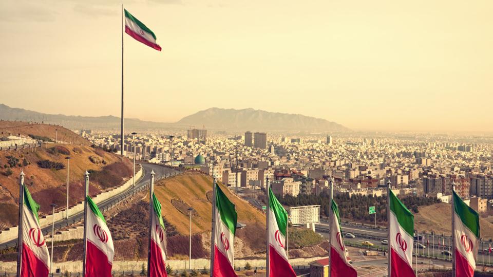 100 شركة عالمية تغادر السوق الإيرانية مع بدء سريان العقوبات - المواطن