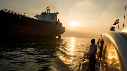 العقوبات الأميركية ضد إيران ترفع النفط إلى 90 دولارًا خلال أشهر