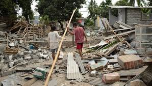 بالصور.. ارتفاع حصيلة ضحايا زلزال جزيرة لومبوك بإندونيسيا إلى 319 قتيلاً