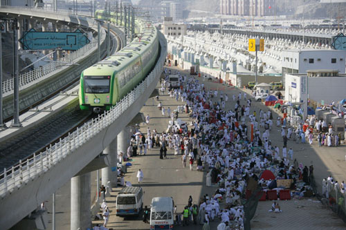 الحج تعتمد توفير حافلات إسناد لحجاج الداخل المشمولين بالقطار