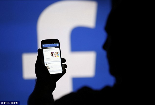 فيسبوك يحذف 5.4 مليار حساب مزيف
