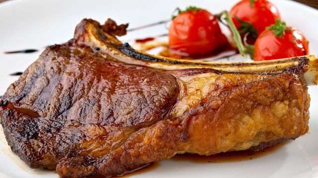 نصائح غذائية بشأن تناول اللحوم في عيد الأضحى: الشوي أفضل