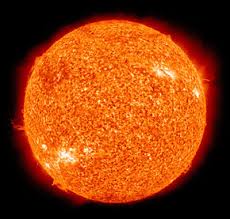 فتحة ضخمة تظهر في الشمس وهذا تأثيرها اليوم على الأرض! - المواطن