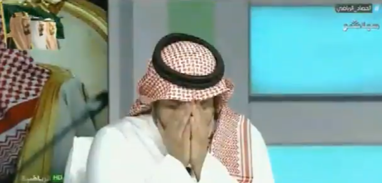 بكاء جماعي في قناة 24 الرياضية عقب وفاة خالد قاضي