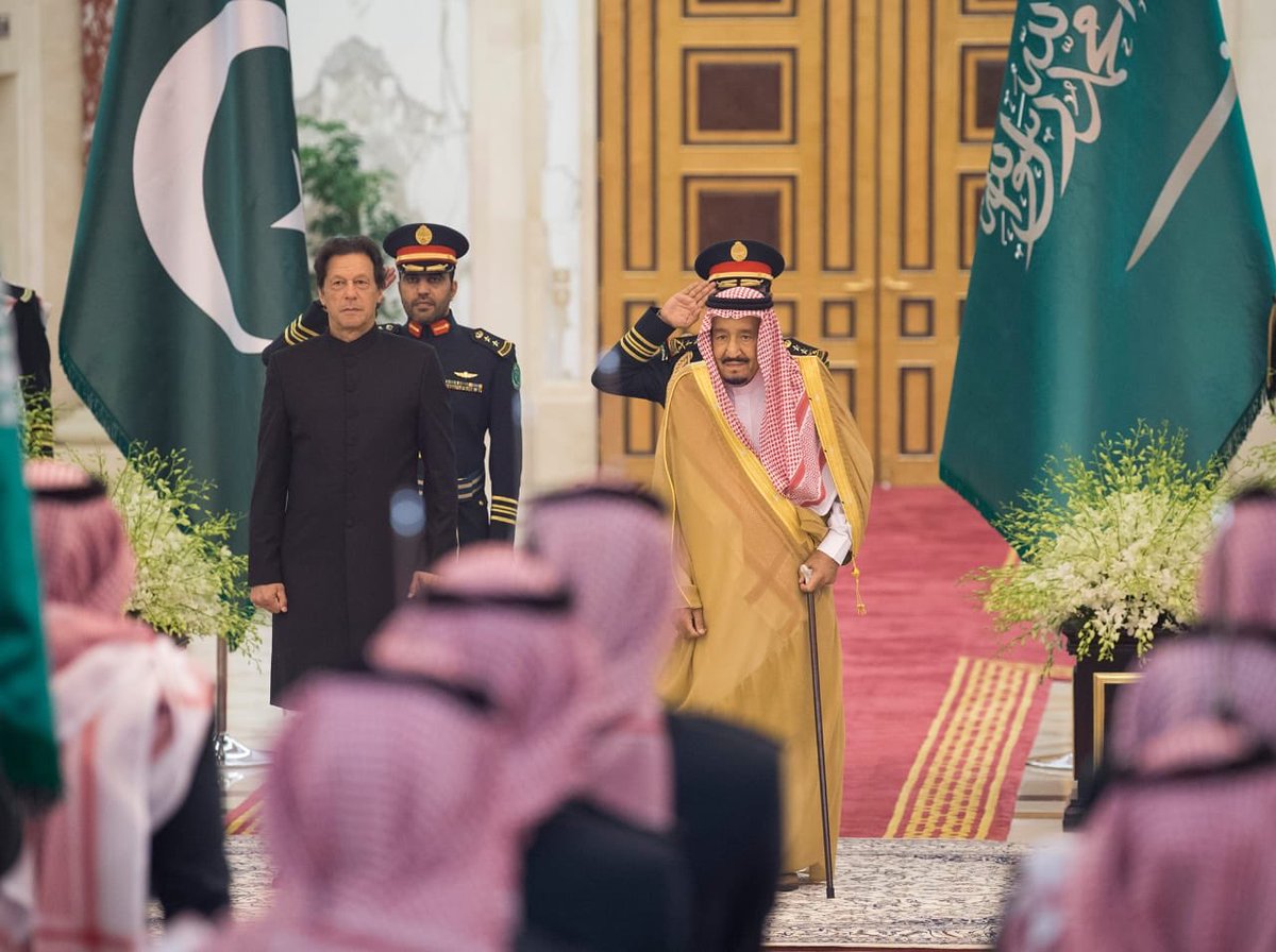 الملك يستقبل رئيس وزراء باكستان ويقيم مأدبة غداء تكريماً له