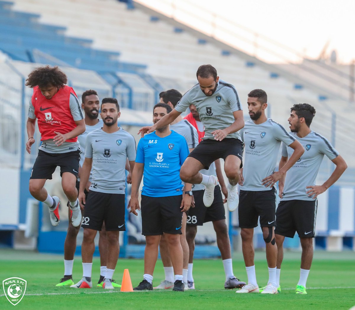 الرائد ضد الهلال .. 20 مباراة و17 فوزًا للزعيم