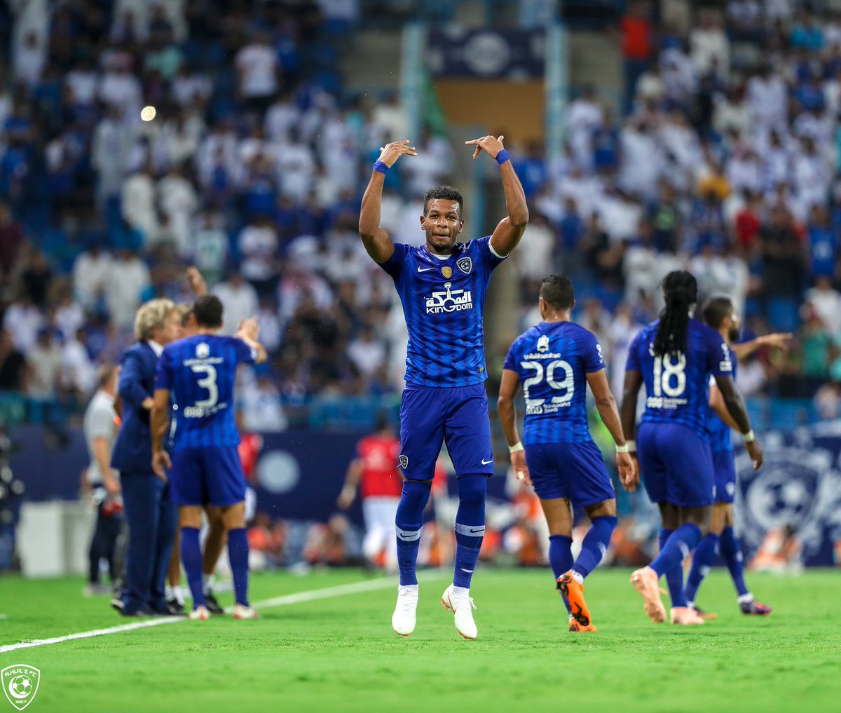 تعرف على تاريخ مواجهات الهلال والفتح