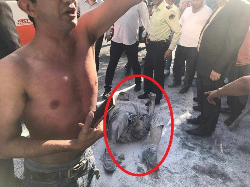 بوعزيزي إيران.. شاب يحرق نفسه أمام بلدية طهران