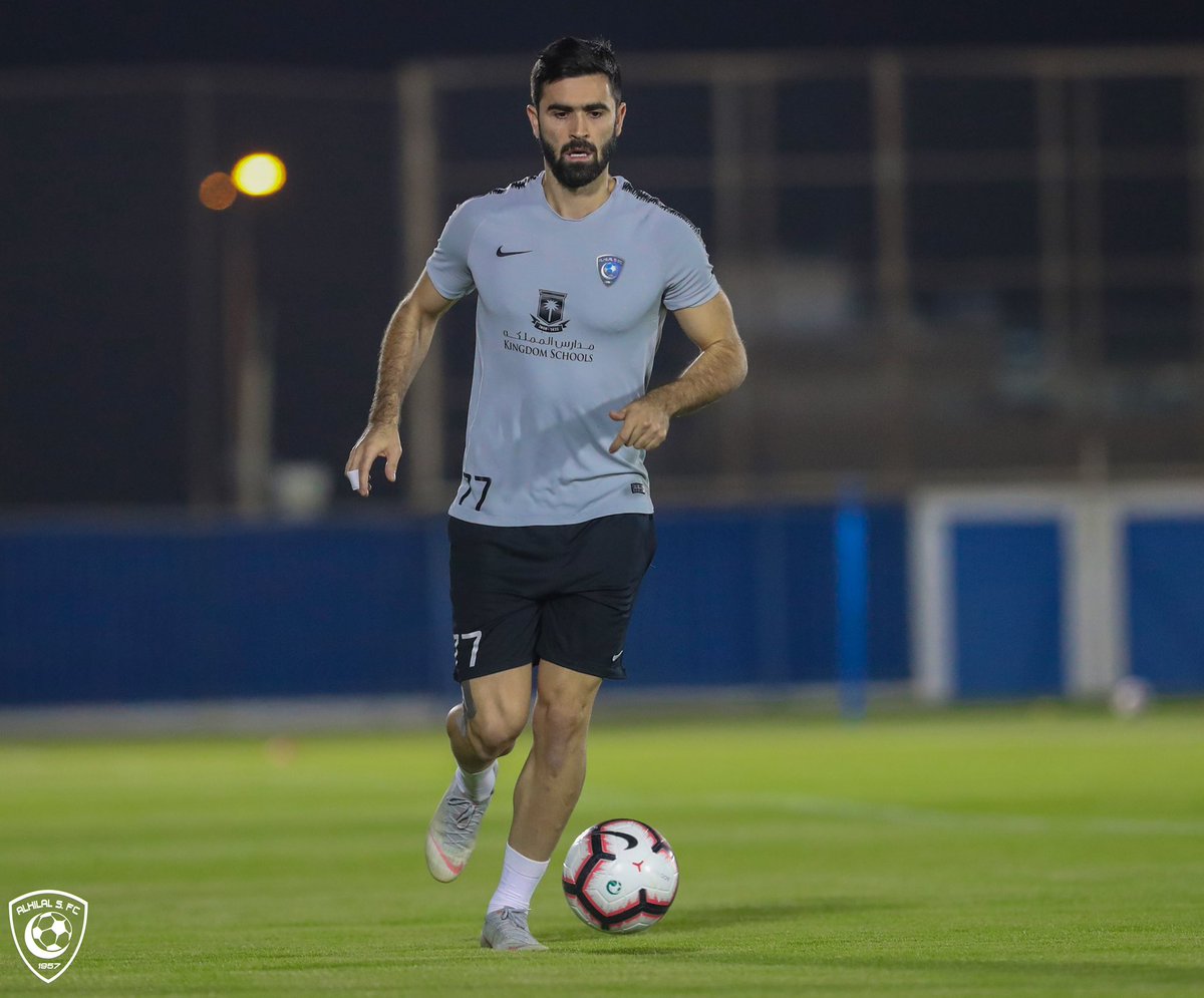 كاريلو يعود لتدريبات الهلال.. وخربين يقترب