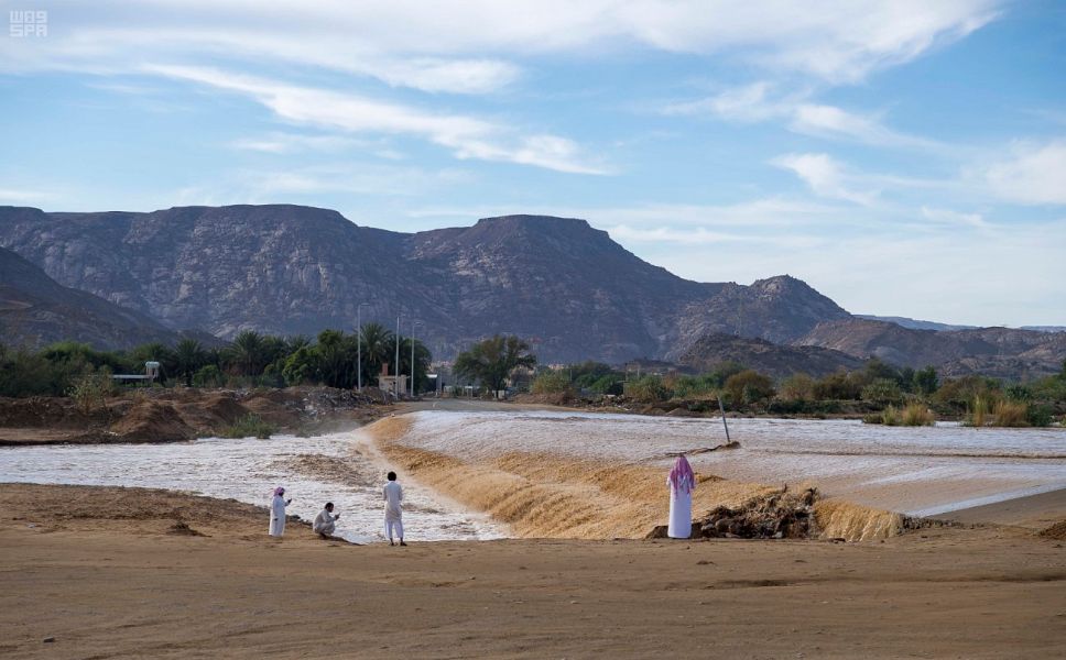 صور.. الأمطار تكسو مدينة نجران حلة من الجمال