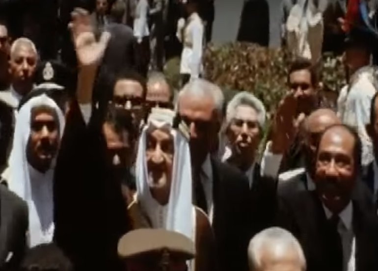فيديو نادر.. الملك فیصل في زيارة تاریخیة لمصر عقب نصر أكتوبر