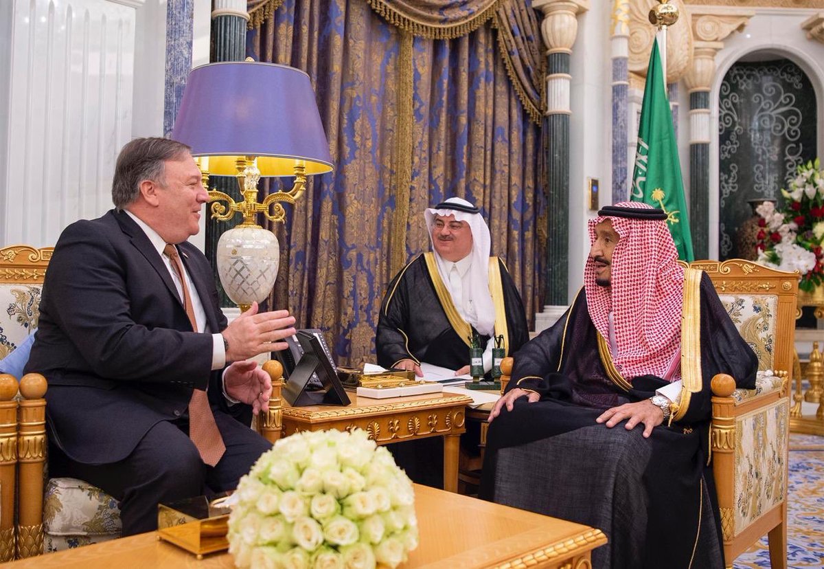 الملك يستعرض العلاقات التاريخية وأوضاع المنطقة مع وزير الخارجية الأمريكي