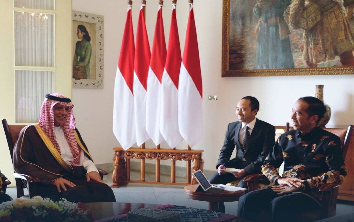 الجبير يبحث مع رئيس إندونيسيا العلاقات الثنائية