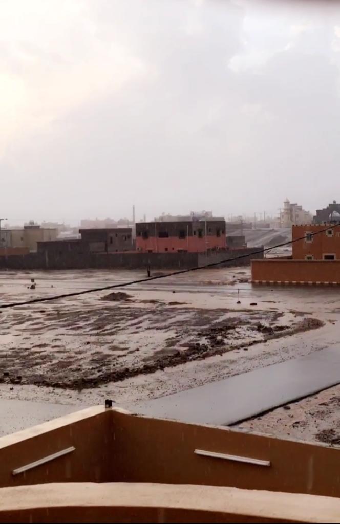 أمطار غزيرة في “الدرب” والمناطق التابعة لجازان