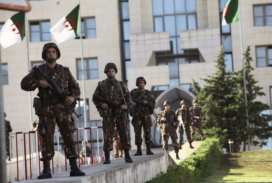 التحقيق مع ضباط “كبار” من قبل المحكمة العسكرية بالجزائر