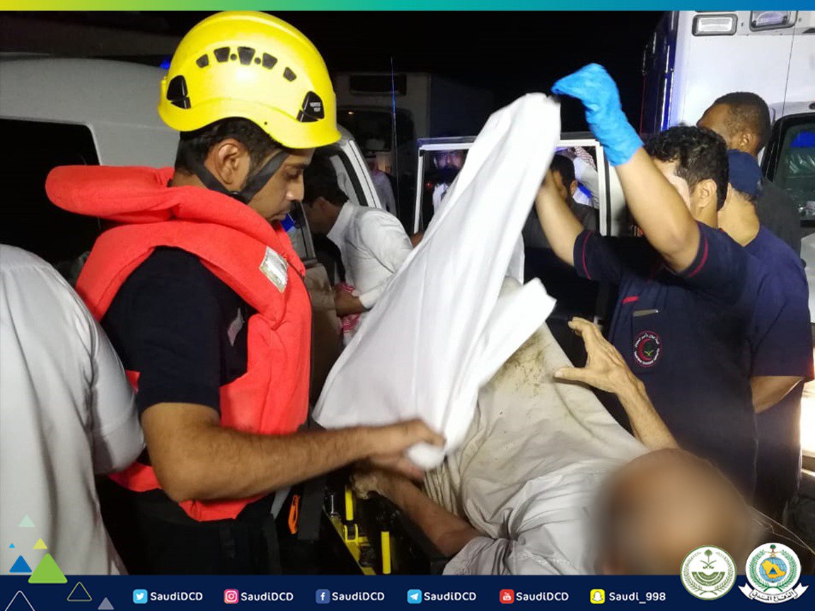 إنقاذ عائلة و5 أشخاص علقت مركباتهم في أودية الباحة والقنفذة