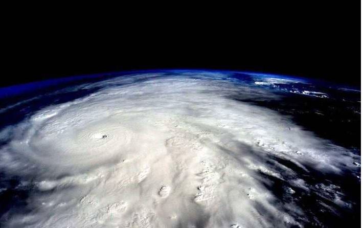 تعليق الدراسة في جامعة فلوريدا بسبب إعصار مايكل