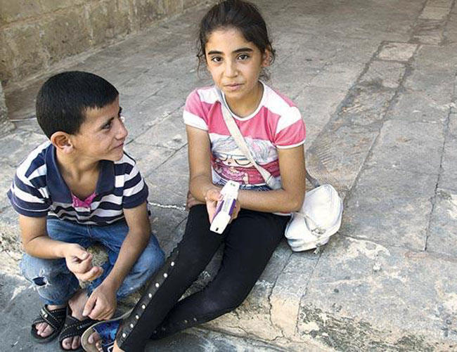 دراسة تكشف وجه تركيا القبيح في التعامل المُهين مع أبناء اللاجئين