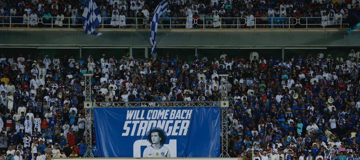 في مباراة الهلال والاتحاد .. لاعبو الزعيم والجماهير يدعمون عموري