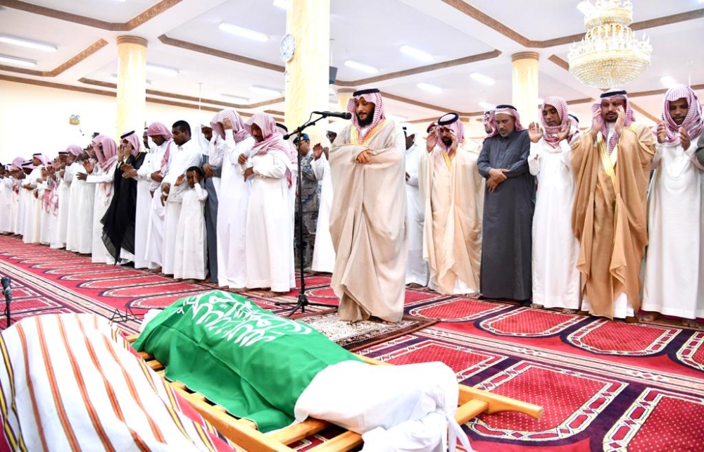 مشهد مهيب في تشييع الشهيدين السويدي والفقيهي بجازان