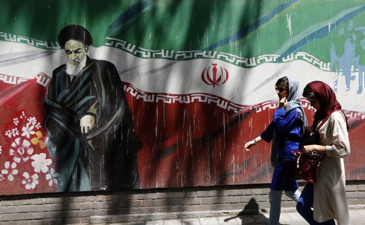 سعت لإشعال الفتنة عالميًا.. إيران المستفيد الأول من أزمة خاشقجي
