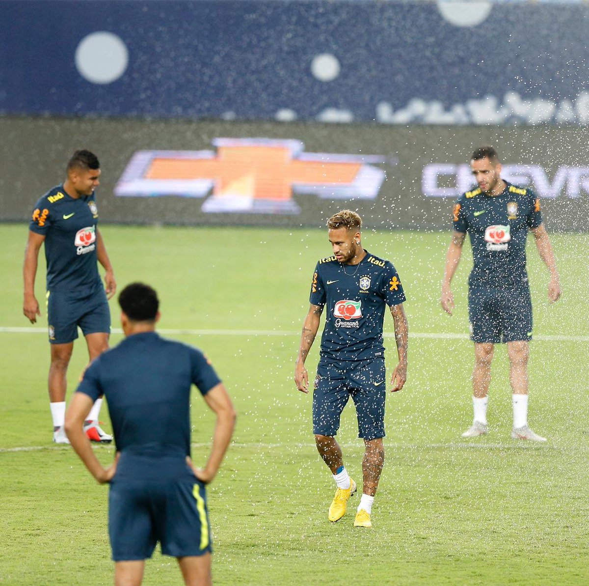 المنتخب البرازيلي يُدشن أول تدريباته في الرياض