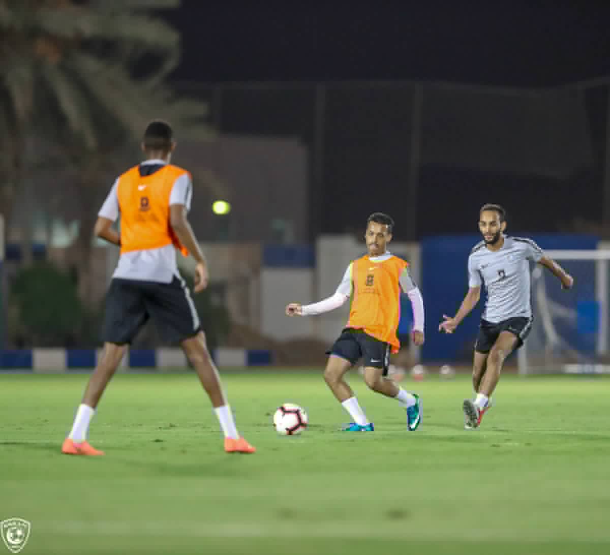 الهلال يبحث عن الفوز العربي الثاني أمام الزمالك