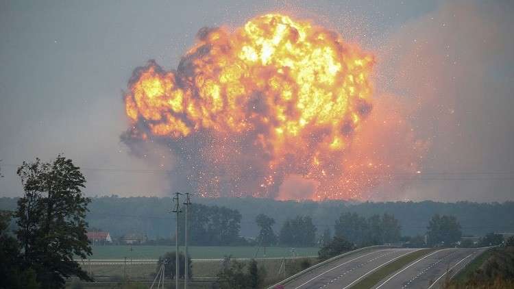 انفجار مستودع ذخيرة يهز أوكرانيا