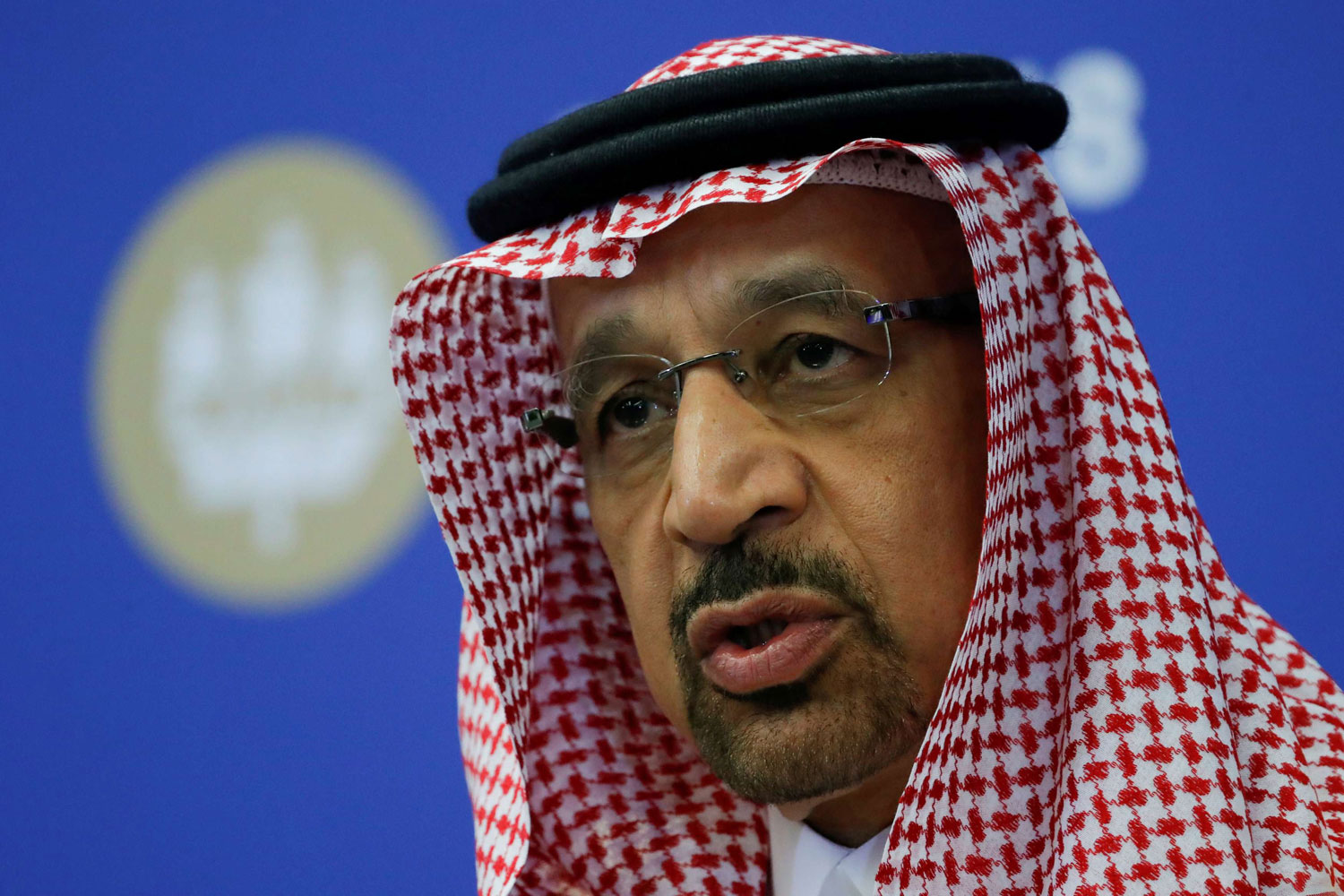 خالد الفالح: المملكة ستخفض إنتاج النفط لـ9.8 مليون برميل