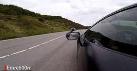 فيديو.. راكب دراجة نارية ينجو من الموت في اللحظة الأخيرة