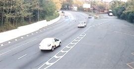 فيديو.. لحظة تعرض سائق دراجة نارية لحادث دهس مروع