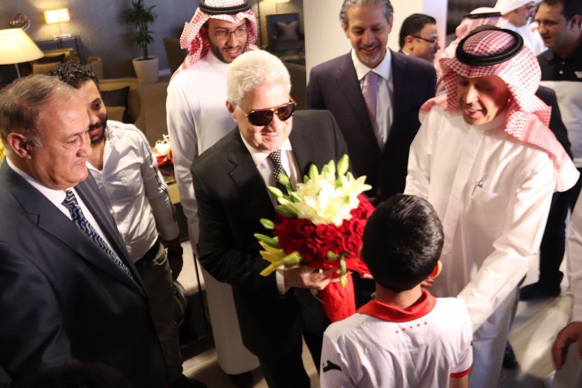 درع تذكارية واستقبال رسمي لرئيس الزمالك في الرياض