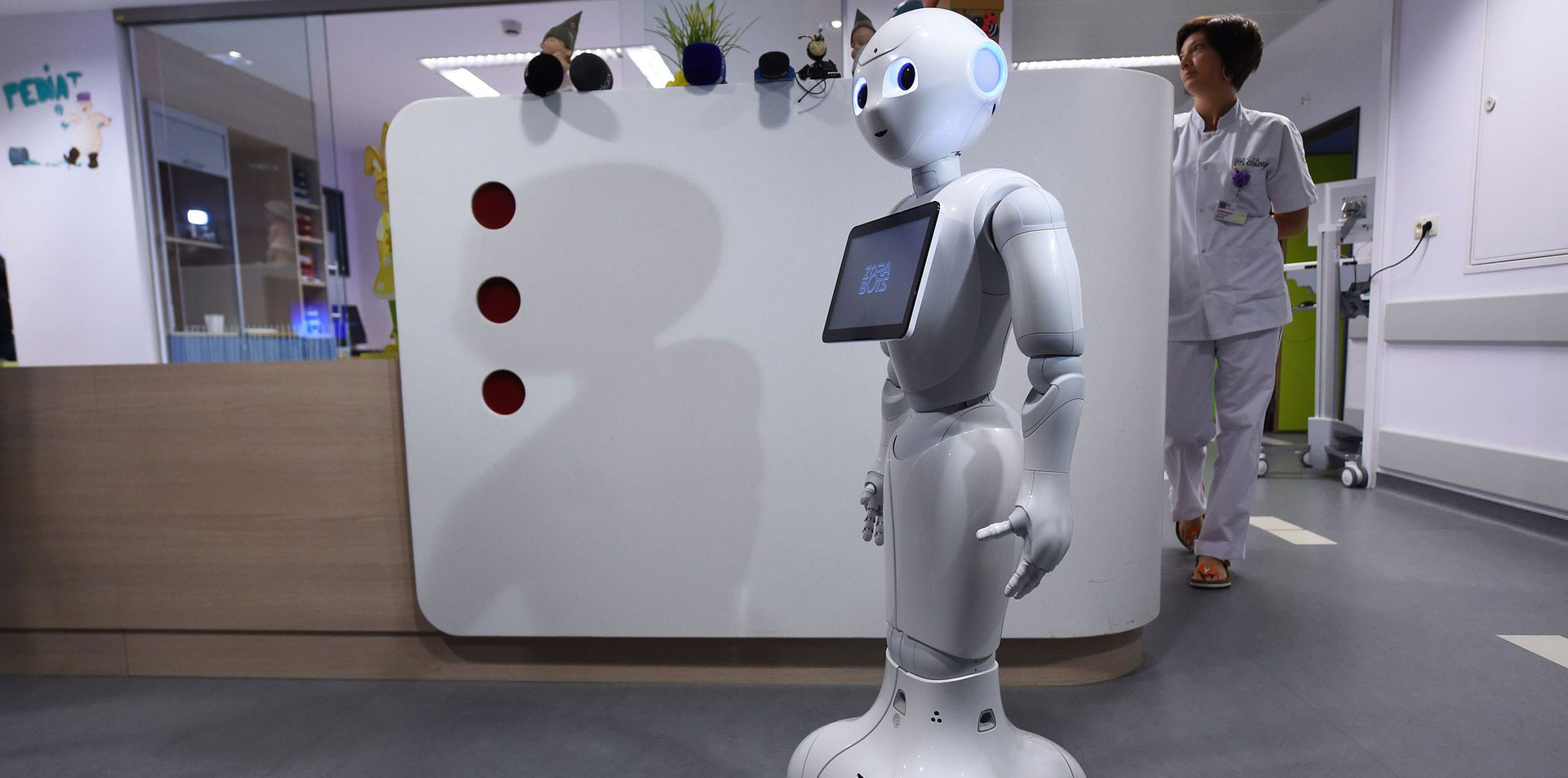 روبوت يقدم شهادة أمام مجلس العموم البريطاني