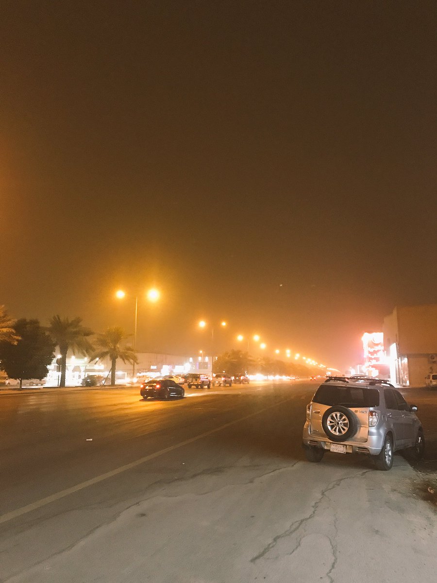 الغبار يضرب الرياض حتى الـ10 صباحًا