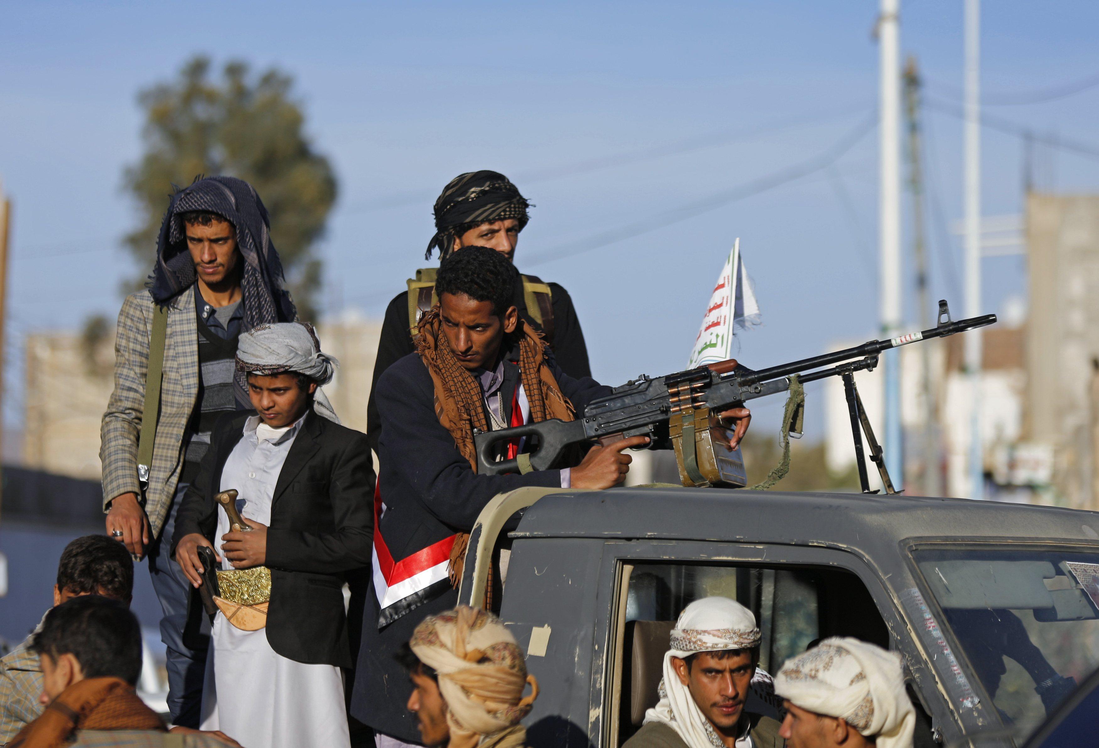 انشقاقات واقتتال داخل ميليشيا الحوثي الإرهابية