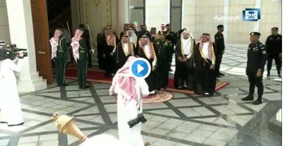 فيديو.. لحظة وصول الملك مقر مجلس الشورى