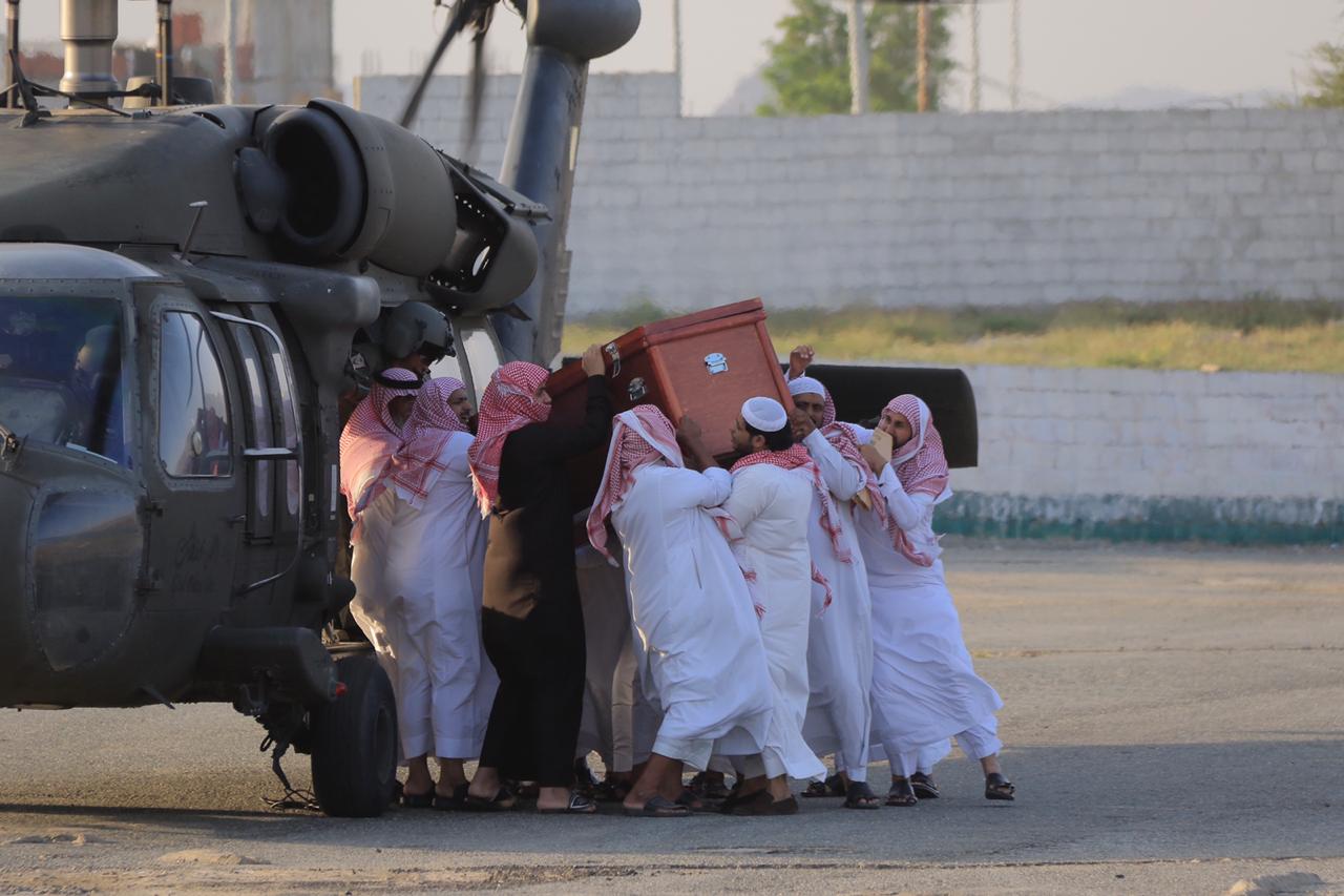 صور.. مشهد مهيب في تشييع الشهيد الشهري ببارق