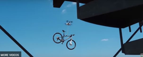 فيديو مثير.. درون تسرق دراجة هوائية وتطير