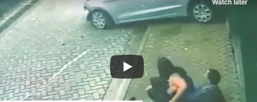 فيديو لا يصدق: شاب ينقذ فتاة من الموت دهسًا في اللحظة الأخيرة