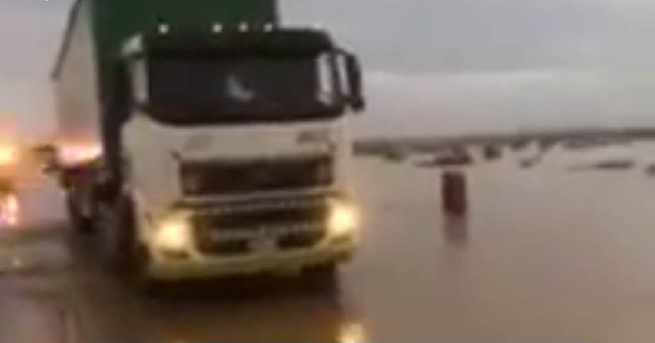 فيديو.. الشدادي بطل واقعة إنقاذ سائق شاحنة القصيم يروي تفاصيل الحادث