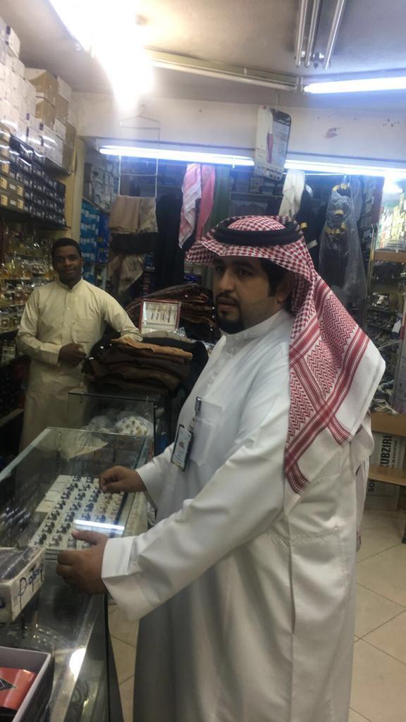 صور.. عمل الرياض يُحرر 111 مخالفة وينذر 191 منشأة ويضبط 12 مخالفاً