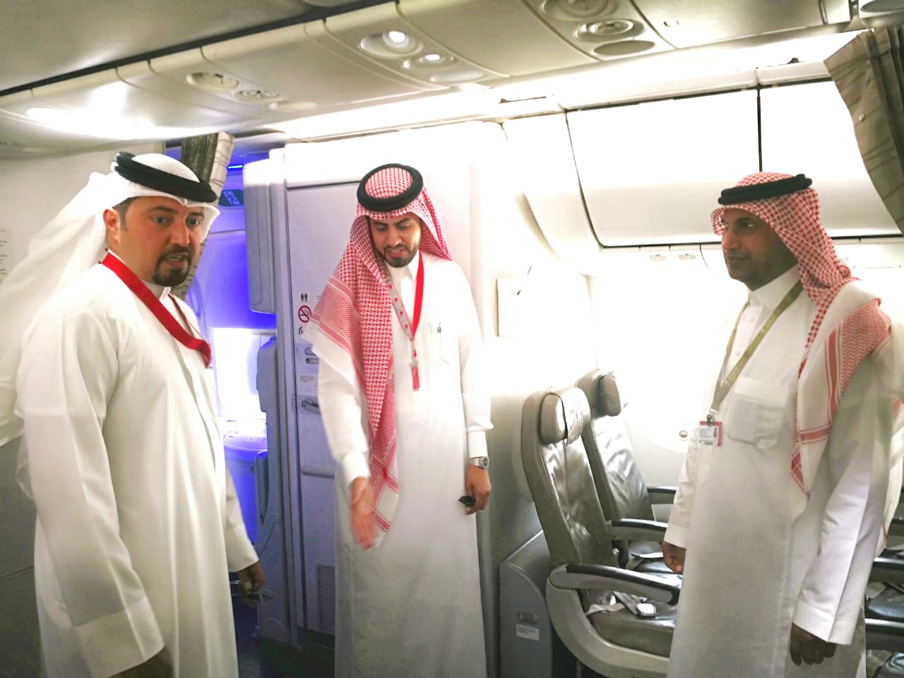 منطقة الصلاة على طائرة السعودية تثير إعجاب آل خليفة