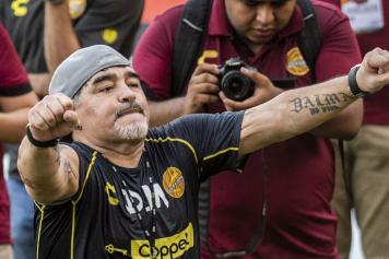 مارادونا يُهاجم رئيس الأرجنتين والسبب!