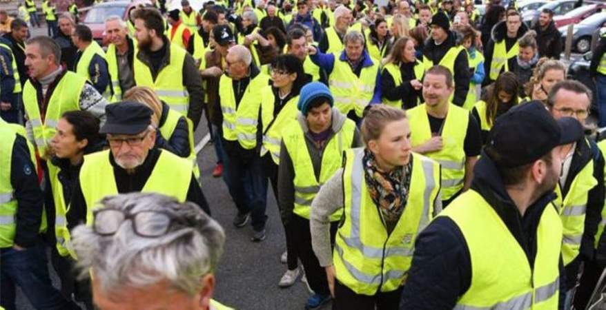 وفاة متظاهرة خلال احتجاجات ضد زيادة أسعار الوقود بفرنسا
