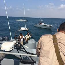 التحالف يسلم خفر السواحل اليمنية أسلحة وزوارق لحماية سواحل حضرموت - المواطن