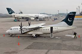 تصادم طائرتي ركاب في مطار جنة باكستان