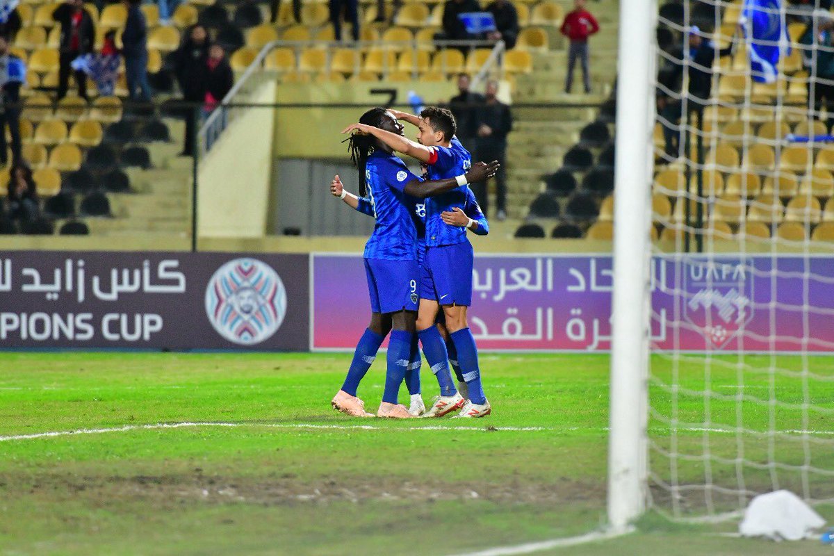 مباراة الهلال والنفط .. الزعيم يتقدم بثنائية في الشوط الأول